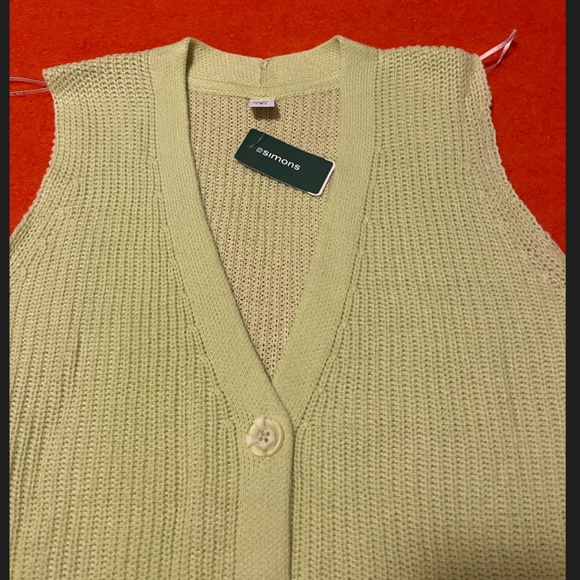 Lime green ribbed button-up V-neck sweater vest NWT - Picture 4 of 7